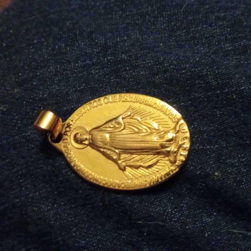 Religious pendant